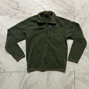Patagonia Men's Green fleece quarter zip
